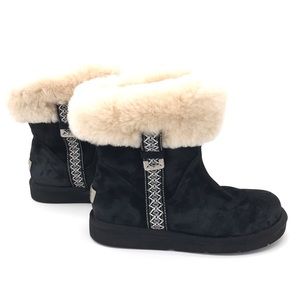 UGG AUSTRALIA METRO TAS SHORT FUR CUFF SNOW BOOTS